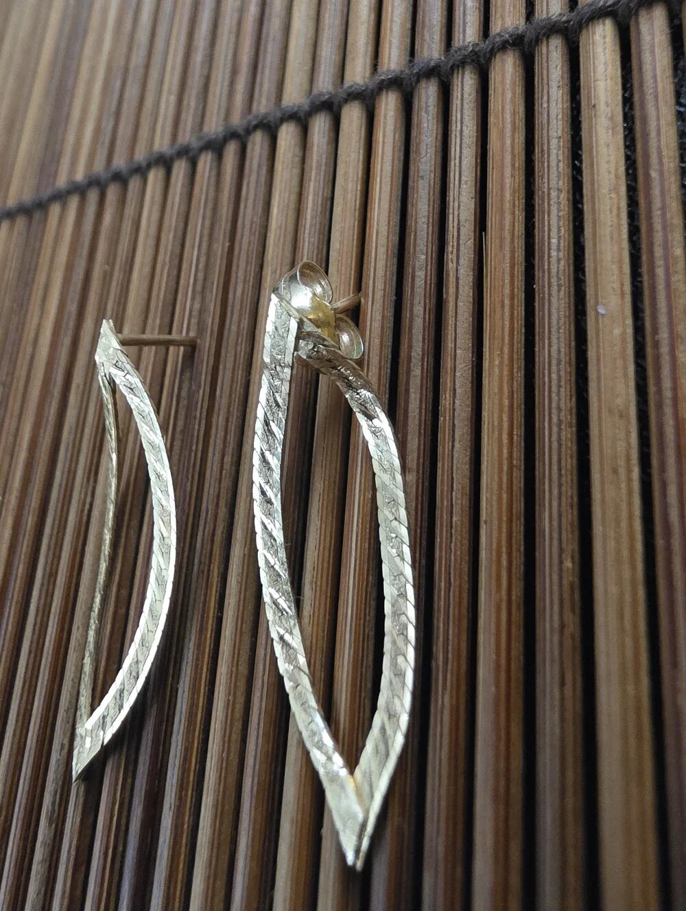 14k Herringbone Yellow Gold Dangle Earrings (Vintage)